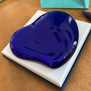 Tiffany Elsa heart paperweight